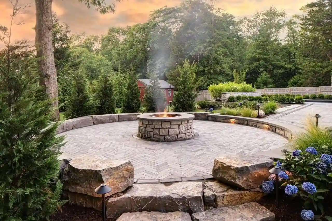 custom-patios-outdoor-living-spaces-4